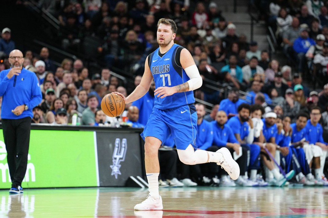 NBA: Dallas Mavericks at San Antonio Spurs
