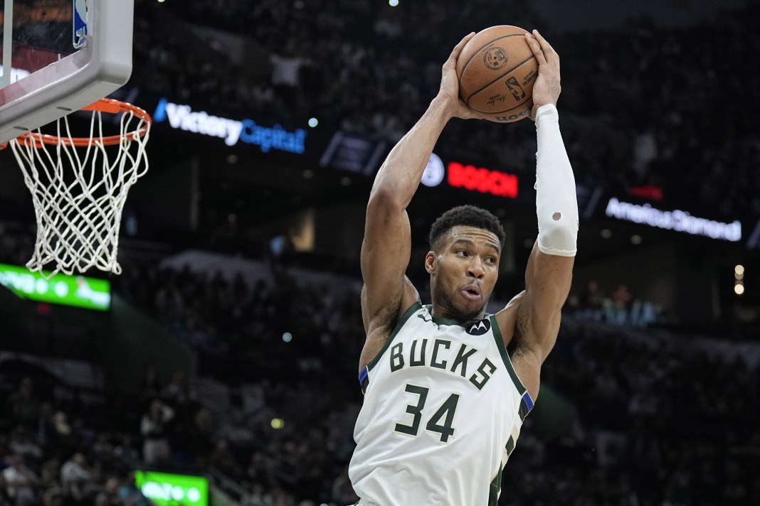 NBA: Milwaukee Bucks at San Antonio Spurs