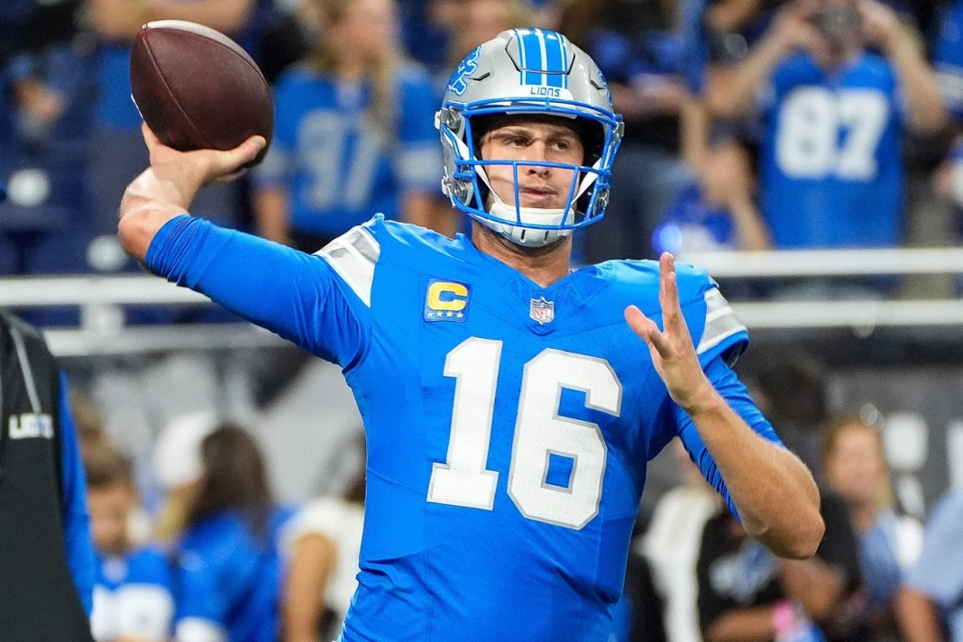 Lions quarterback Jared Goff throws a pass against the Buccaneers. NFC North