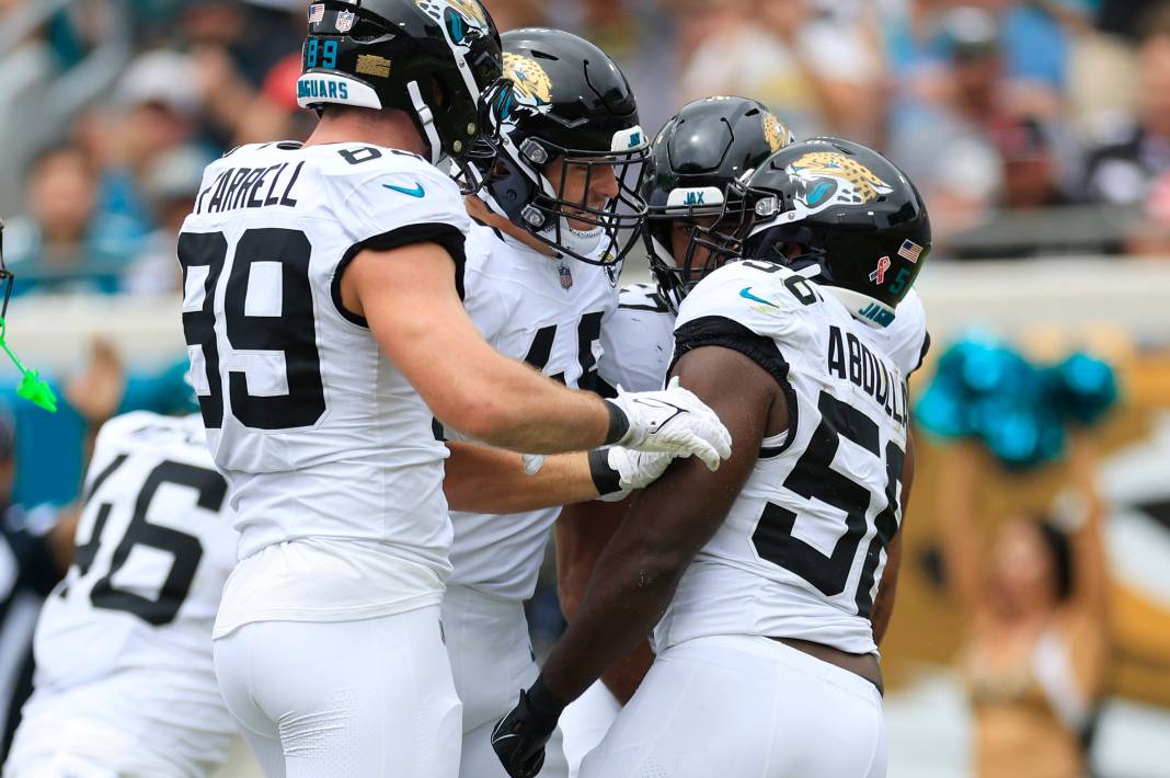 Syndication: Florida Times-Union Jacksonville Jaguars linebacker Yasir Abdullah (56) is celebrated by linebacker Chad Muma (48) for his defensive stop with tight end Luke Farrell (89) during the first quarter of the NFL football matchup on September 15, 2024, at EverBank Stadium in Jacksonville, Fla. The Browns defeated the Jaguars 18-13.