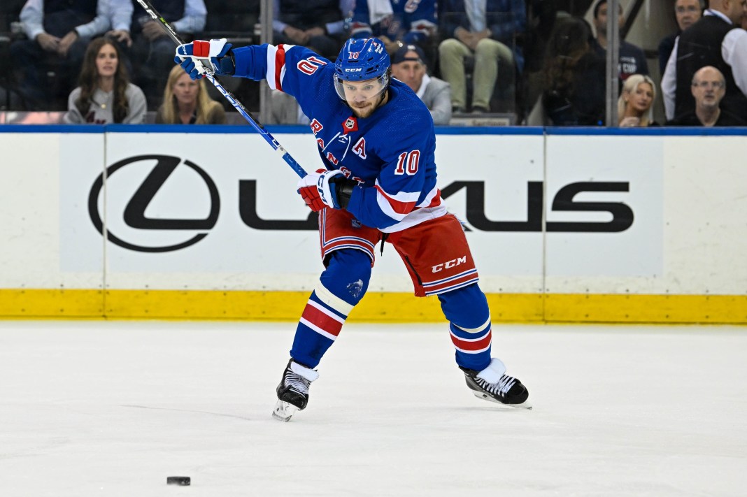 NHL: Stanley Cup Playoffs-Florida Panthers at New York Rangers New York Rangers left wing Artemi Panarin (10) lines up a shot against the Florida Panthers