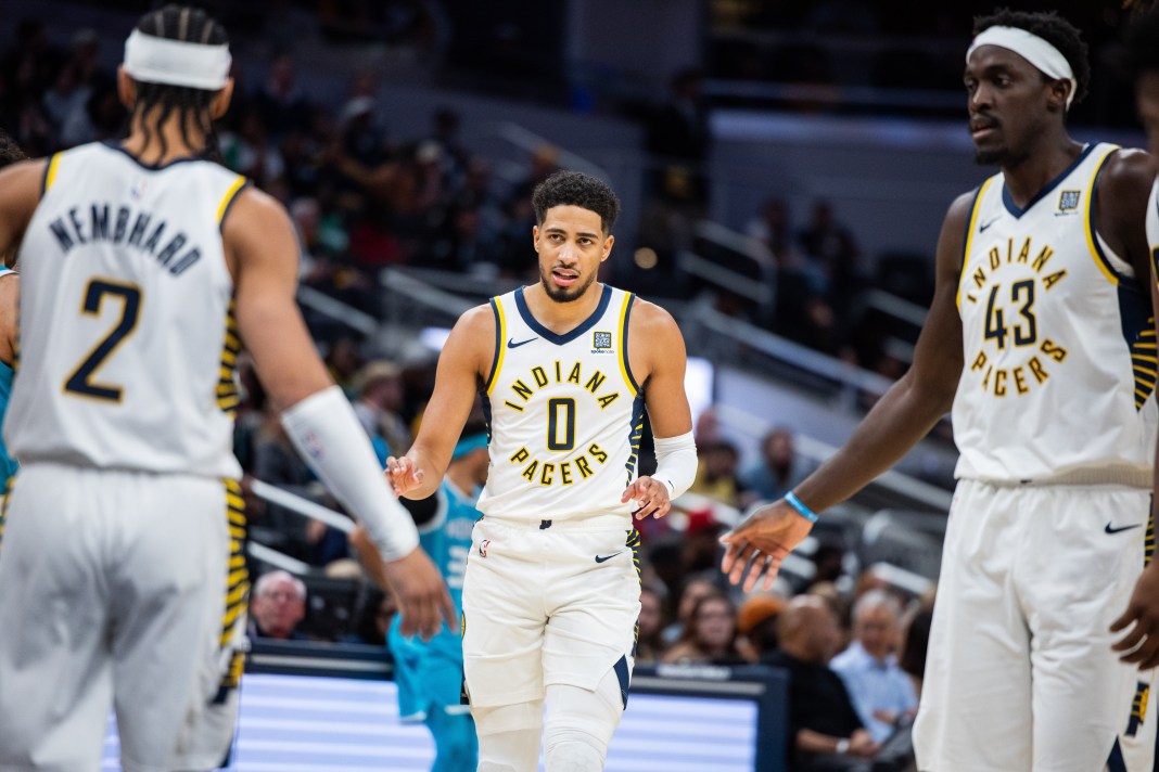 NBA: Preseason-Charlotte Hornets at Indiana Pacers Pacers players Tyrese Haliburton, Pascal Siakam and Andrew Nembhard greet each other.