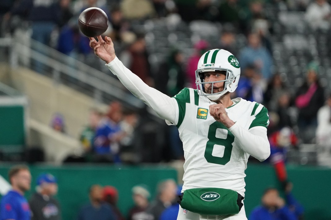 NFL: Buffalo Bills at New York Jets New York Jets quarterback Aaron Rodgers (8) warms up before the game against the Buffalo Bills at MetLife Stadium