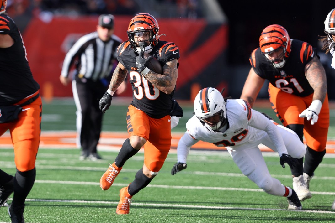 NFL: Cleveland Browns at Cincinnati Bengals Cincinnati Bengals running back Chase Brown (30) carries the ball during the first quarter against the Cleveland Browns at Paycor Stadium on December 22, 2024.