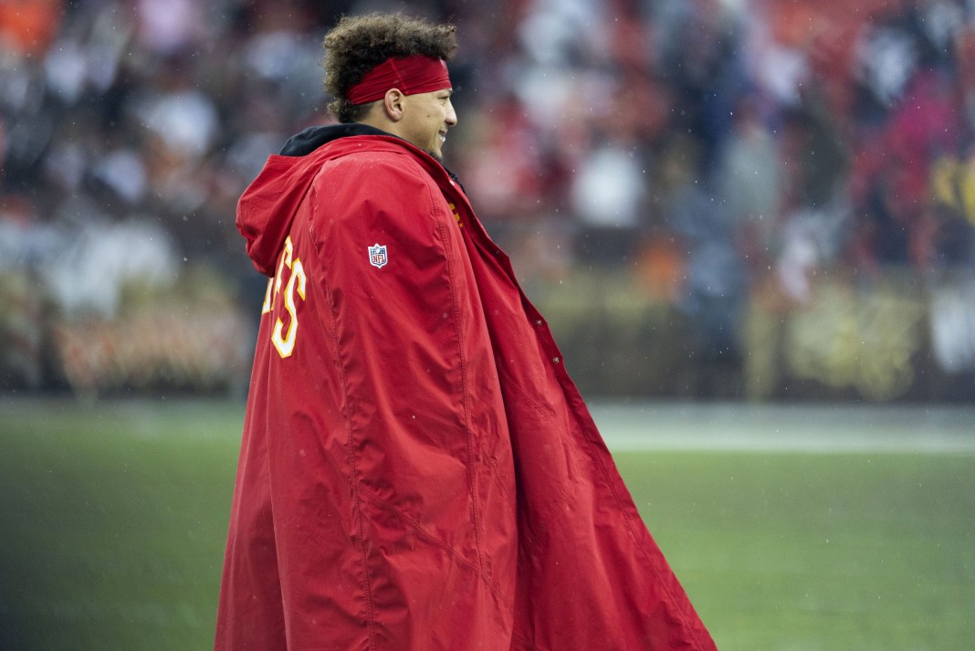 NFL: Kansas City Chiefs at Cleveland Browns Injured Chiefs superstar Patrick Mahomes looks on against the Browns in Week 15 of the 2024 NFL season.