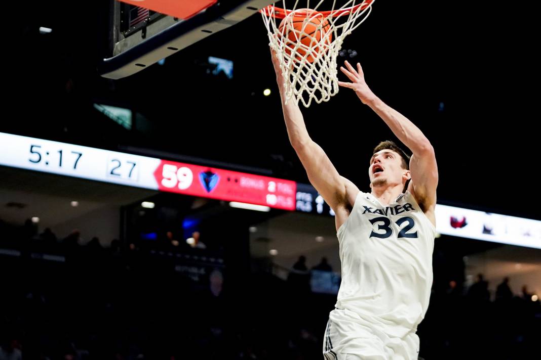 Syndication: The Enquirer Xavier Musketeers forward Zach Freemantle (32) hits a layup in the second half of a NCAA men’s basketball game between the Xavier Musketeers and DePaul Blue Demons on February 15, 2025, at Cintas Center in Cincinnati. The Musketeers won 85-68.