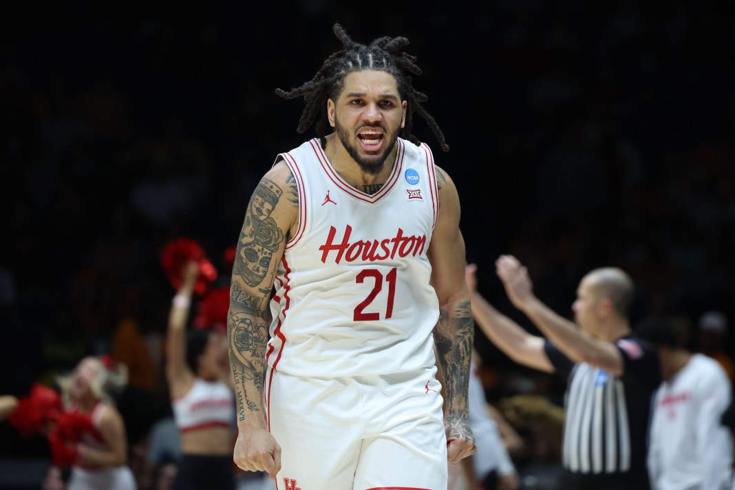 Houston Cougars guard Emanuel Sharp (21) reacts during the second half of the Midwest Regional final against the Tennessee Volunteers in the 2025 NCAA tournament at Lucas Oil Stadium in Indianapolis, IN, on March 30, 2025.
