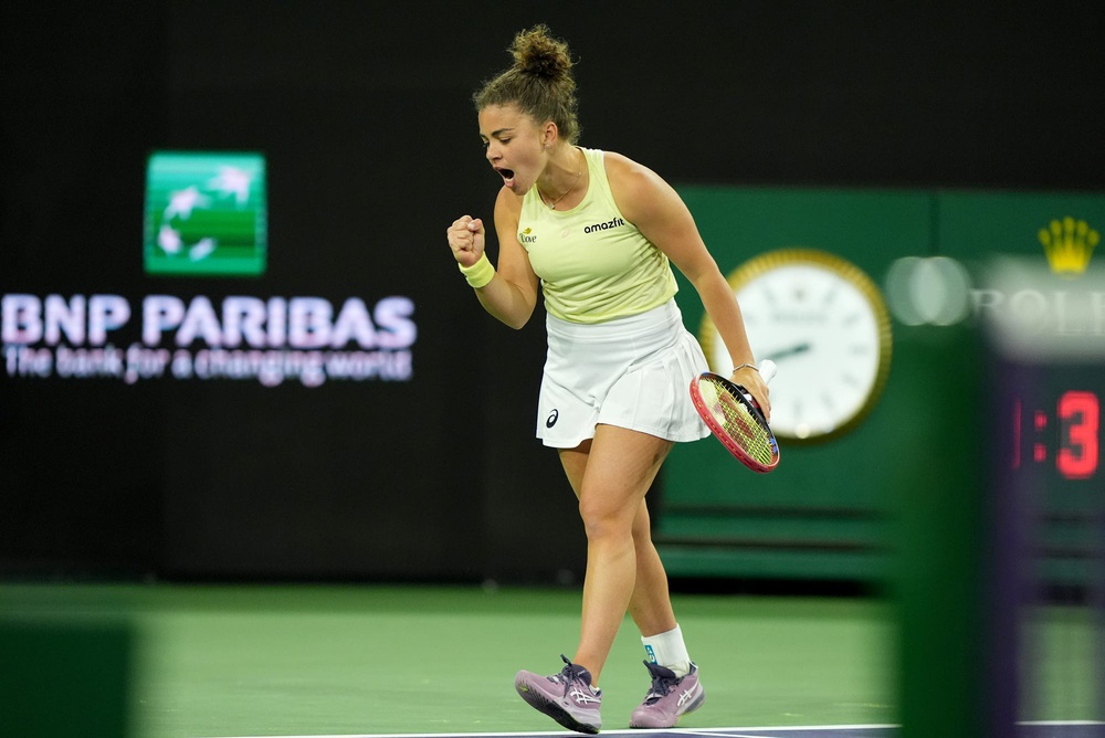Jasmine Paolini celebrates a big point at the BNP Paribas Open in Indian Wells.