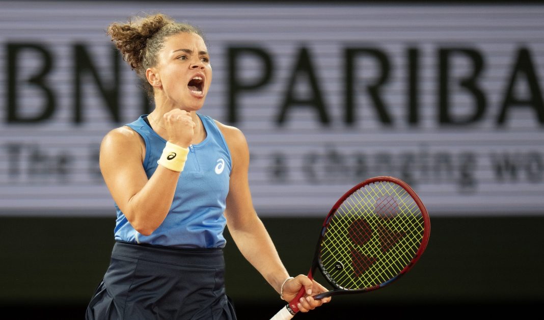 Tennis: French Open Jasmine Paolini celebrates a big point at the 2025 French Open in Roland Garros.