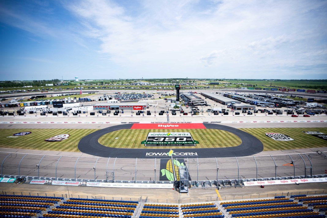 iowa corn 350 nascar cup series