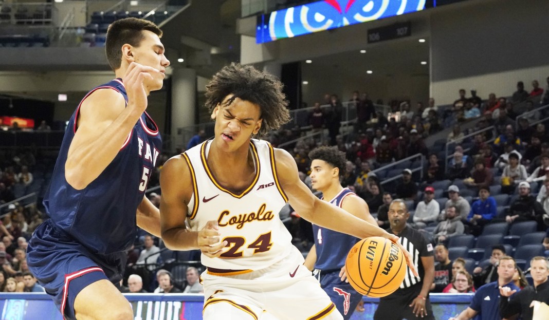 NCAA Basketball: Florida Atlantic at Loyola-Chicago college basketball bets november 13