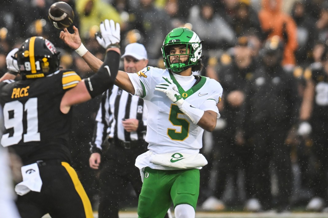 NCAA Football: Oregon at Iowa week 12 college football power ratings