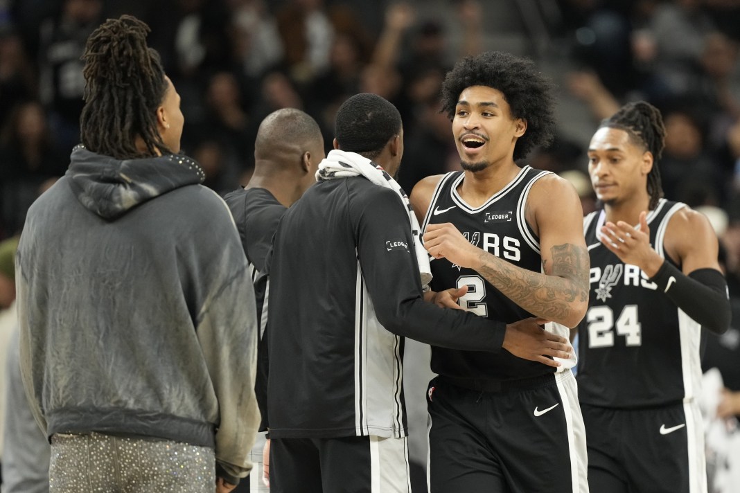 NBA: Memphis Grizzlies at San Antonio Spurs Spurs guard Dylan Harper celebrates with his teammates during a meeting with the Grizzlies in the 2025-26 NBA season.